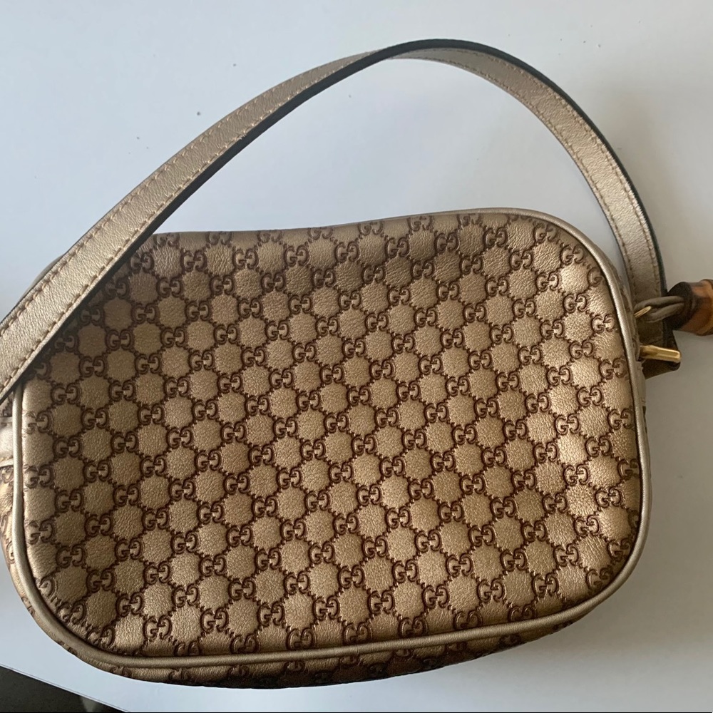 Gucci AUTHENTIC Guccissima Disco over the shoulder